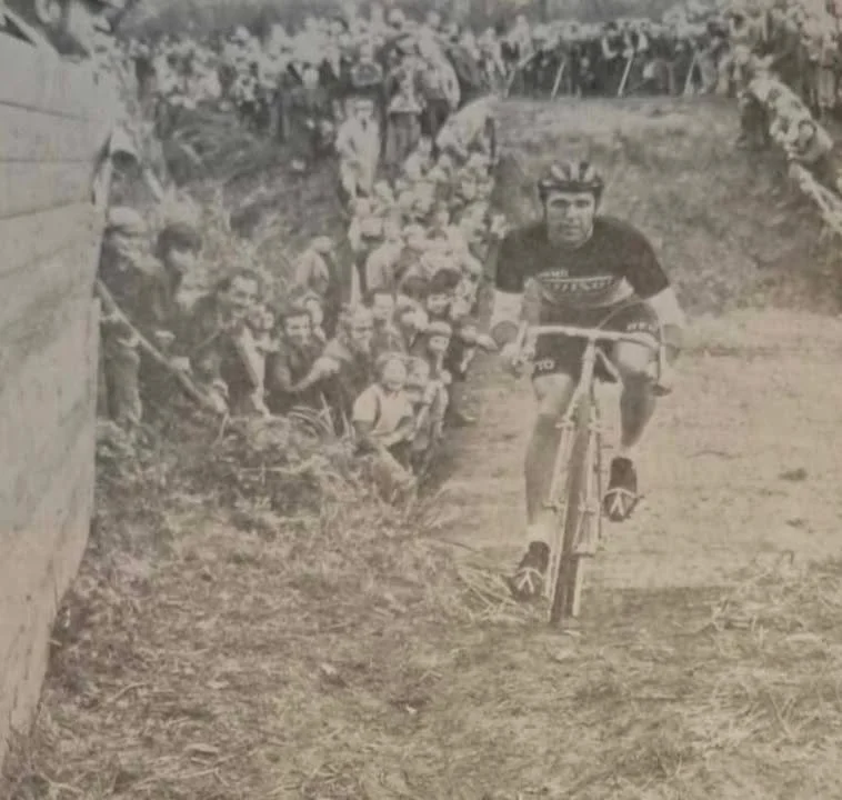 Roger De Vlaeminck met zijn broer Erik tijdens de veldrit van 1978